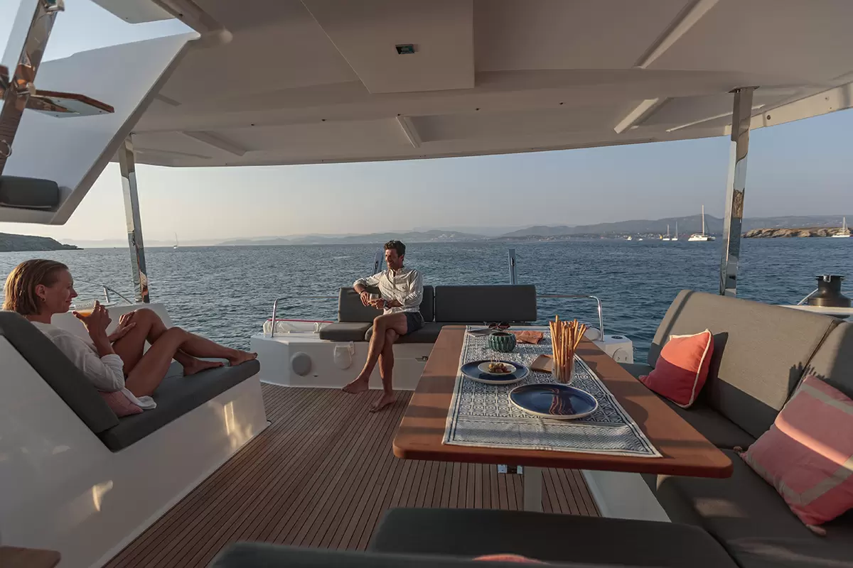 12米的枫丹白露(Fountaine Pajot)Isla40双体帆船价格300万元起