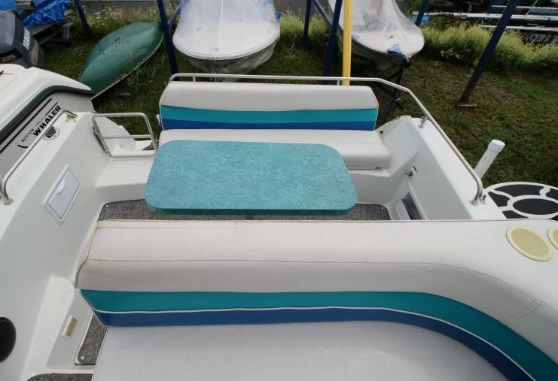 8米溜冰者(Rinker)2650Fiesta游艇