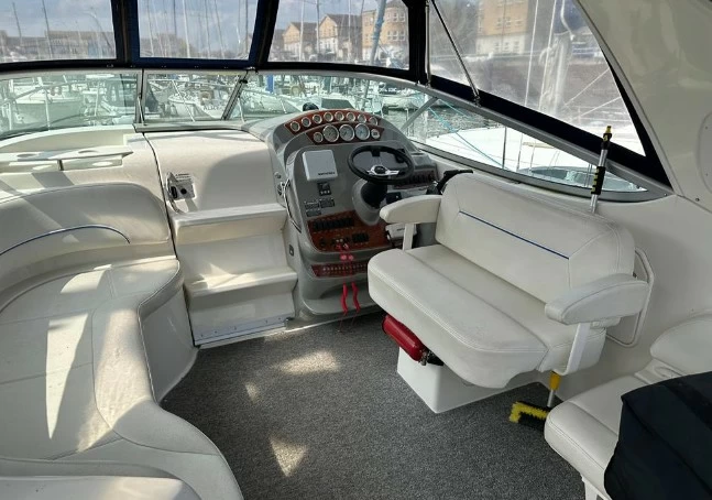 9米贝琳娜(Bayliner)300Cruiser游艇价格6万英镑