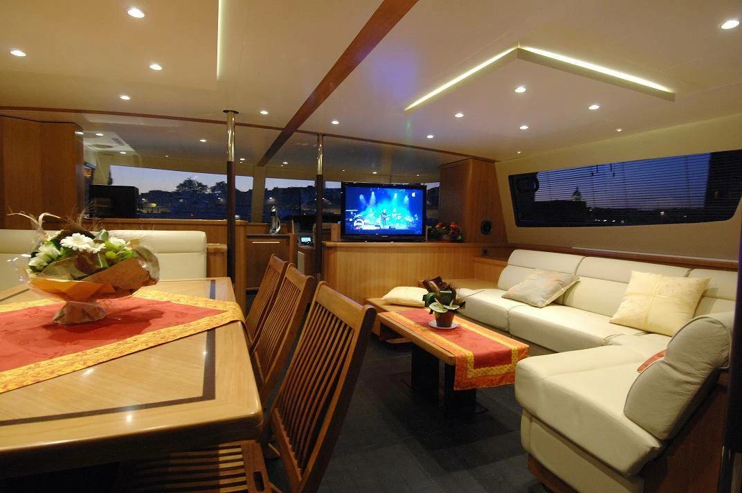 16米(55英尺)枫丹白露(Fountaine Pajot)Queensland MY55双体游艇餐厅