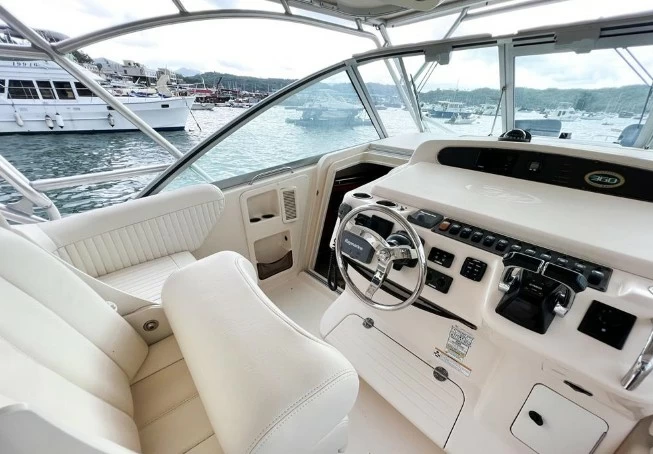 11米格帝威(Grady-White)360Express游艇价格19万美元