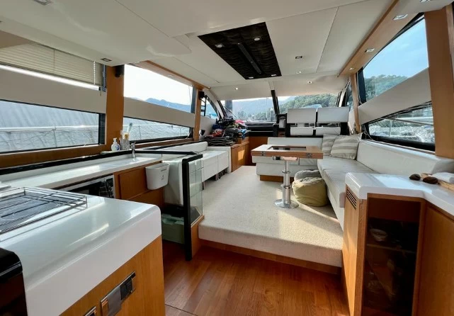 15米的菲尔兰(Fairline)Squadron50二手游艇沙龙
