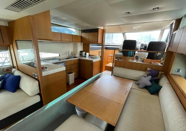 20米的菲尔兰(Fairline)Squadron65二手游艇沙龙