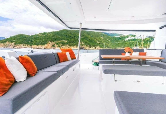 14米枫丹白露(Fountaine Pajot)Tanna47二手双体帆船价格113万欧元