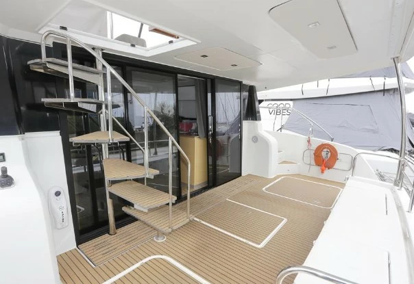 13米枫丹白露(Fountaine Pajot)MY44二手双体游艇价格84万欧元