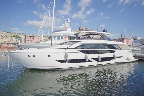 二手商务游艇报价