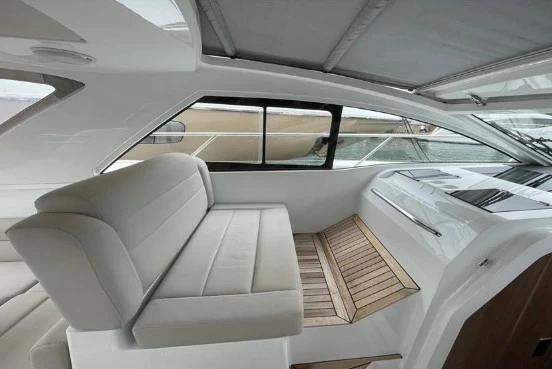 10米西莱(Sealine)S330游艇