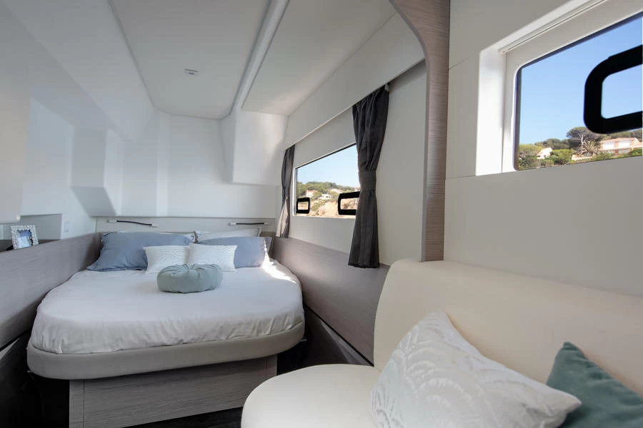 11米枫丹白露(Fountaine Pajot)MY4.S双体游艇卧室