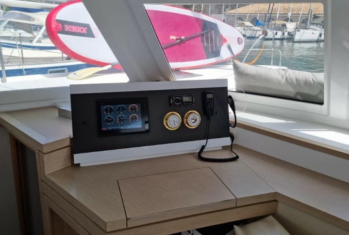 枫丹白露(Fountaine Pajot)Lucia40双体帆船