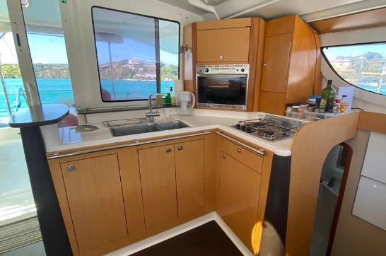 枫丹白露(Fountaine Pajot)Lipari41二手双体帆船洗手间