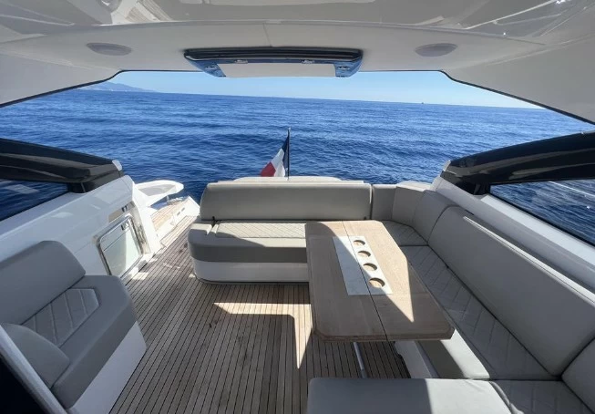 菲尔兰（Fairline）Targa43二手游艇价格70万欧元