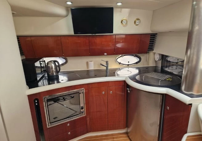菲尔兰(Fairline)Targa40二手游艇厨房