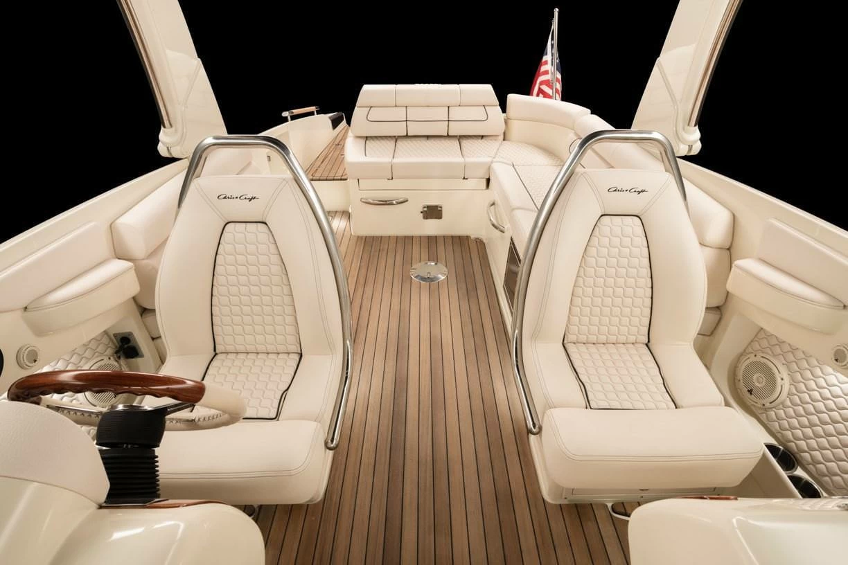 8米克里斯(Chris-Craft)Launch28GT运动快艇