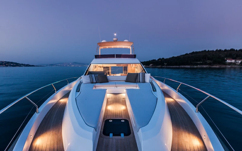 21米的露玛瑞(Numarine)70飞桥游艇价格1500万元左右