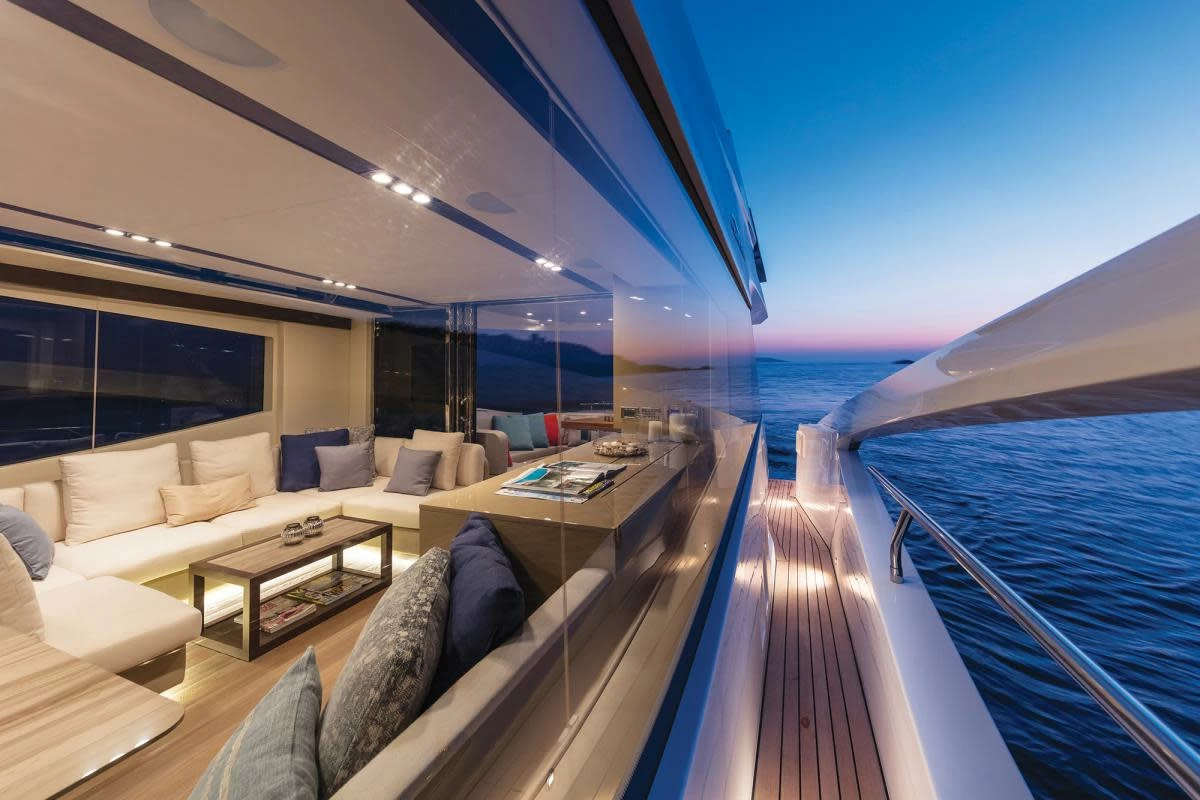 19米露玛瑞(Numarine)62Hardtop运动游艇价格1400万元