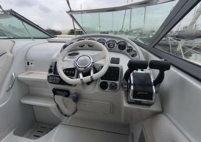 9米科罗娜(Crownline)315SCR快艇价格60万元