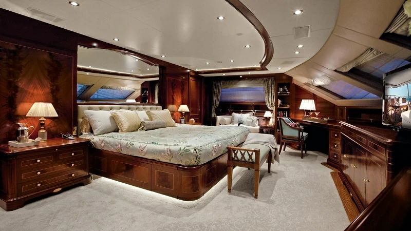 贝尼蒂(Benetti)Crystal140超级飞桥游艇套房
