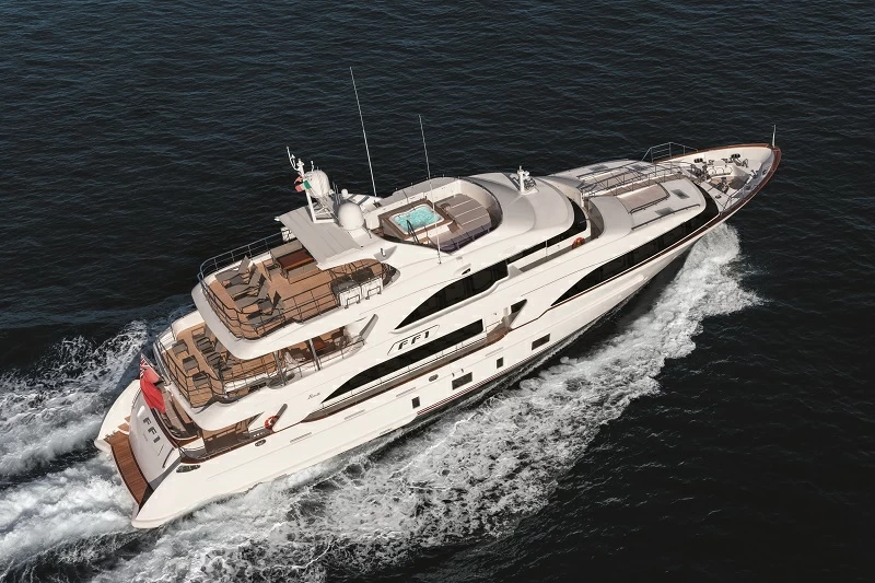 36米贝尼蒂(Benetti)Classic121FF1豪华飞桥游艇