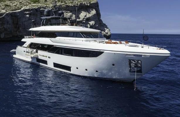 定制法拉帝(CustomLine)Navetta33二手豪华游艇