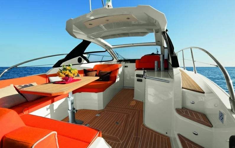 阿兹慕(Azimut)Atlantis38游艇沙龙