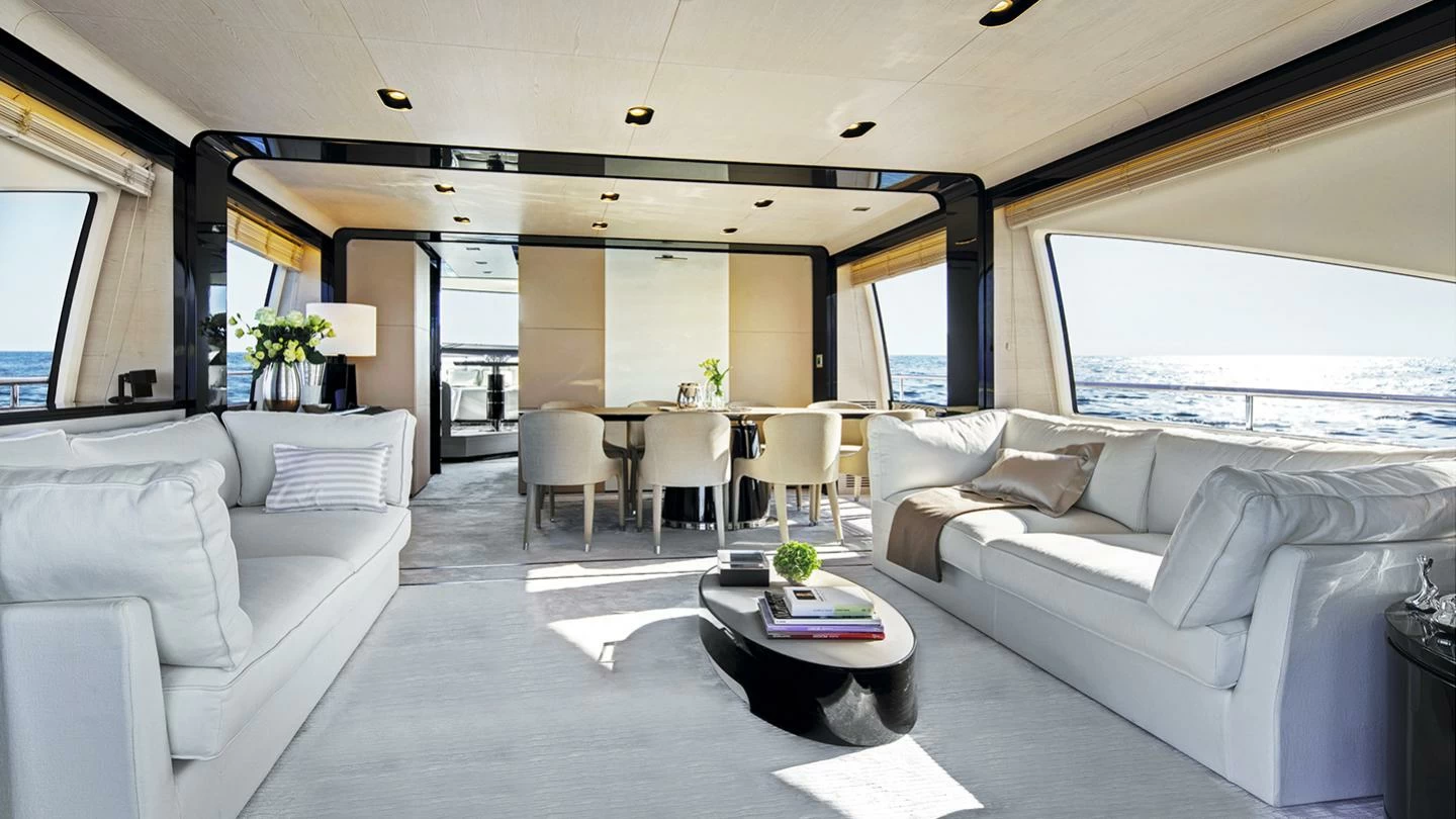 阿兹慕(Azimut)83豪华飞桥游艇沙龙