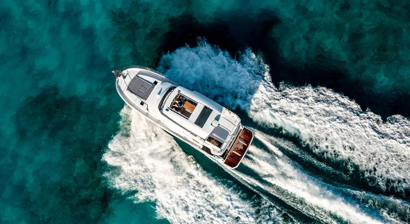 14米博纳多(Beneteau)思乐48巡航飞桥游艇价格800万元
