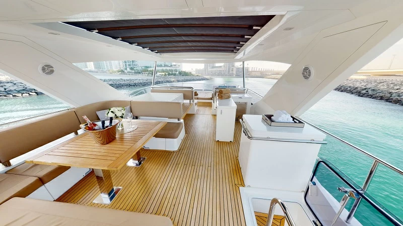 卡帝尔(Galeon)780Crystal游艇飞桥区