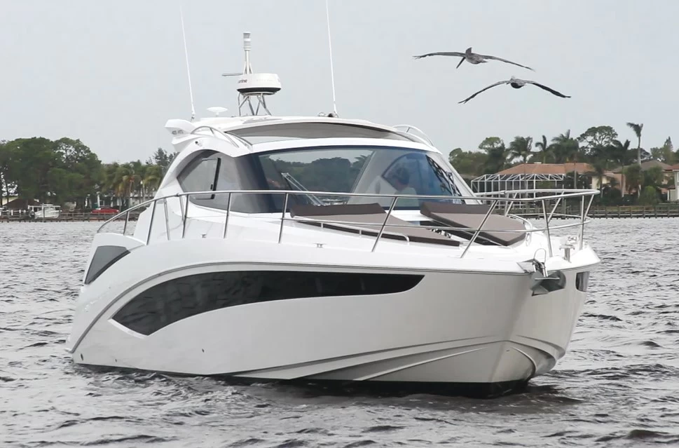 13米波兰卡帝尔(Galeon)405HTS运动游艇价格400万元