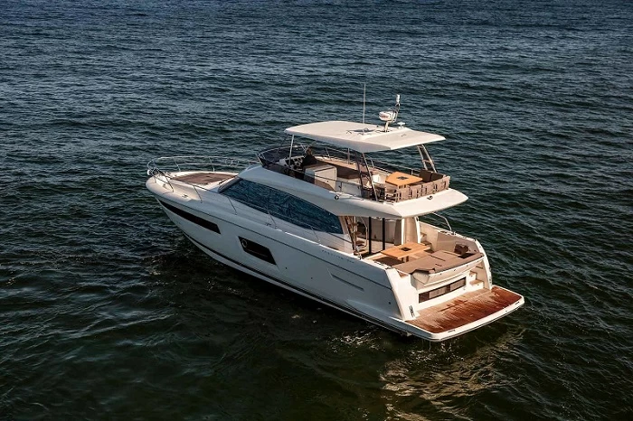 沛海驰(Prestige)560飞桥游艇价格1000万元