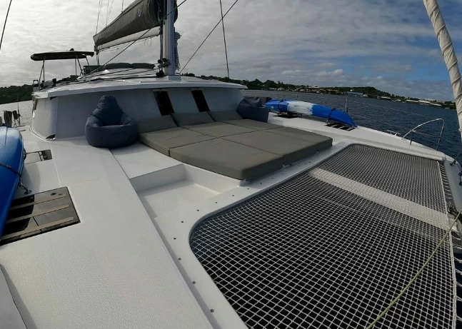 枫丹白露（Fountaine Pajot）Saona47双体帆船前甲板