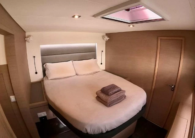枫丹白露（Fountaine Pajot）Saona47双体帆船卧室