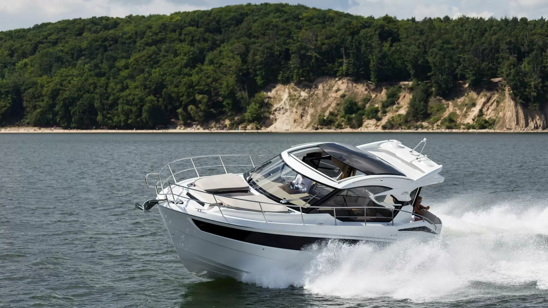 卡帝尔(Galeon)370HTC运动游艇