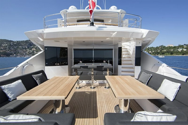 圣汐克(Sunseeker)115超级游艇阳光浴沙发