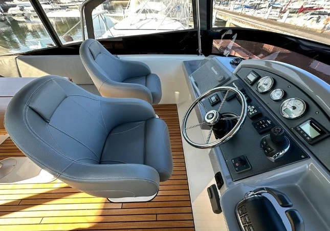 15米博纳多(Beneteau)思乐50二手豪华游艇价格