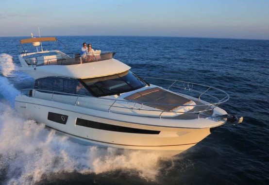 14米沛海驰（Prestige）450二手飞桥游艇价格57万欧元