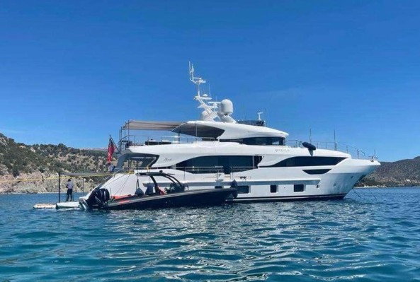 29米贝尼蒂（Benetti）Delfino95二手豪华游艇价格740万欧元