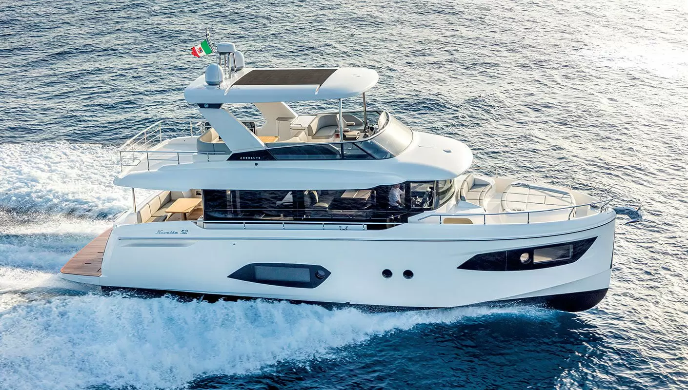 雅舶仕(Absolute)Navetta52飞桥游艇