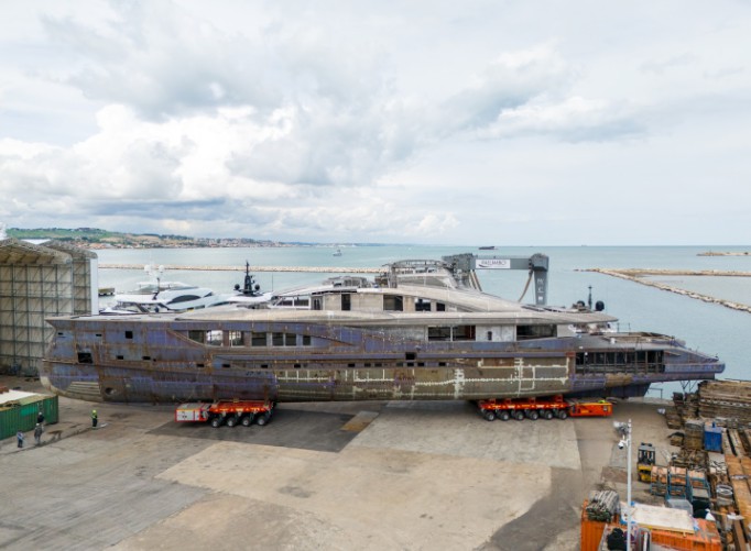 66米长的ISA Sportiva游艇已进入舾装阶段