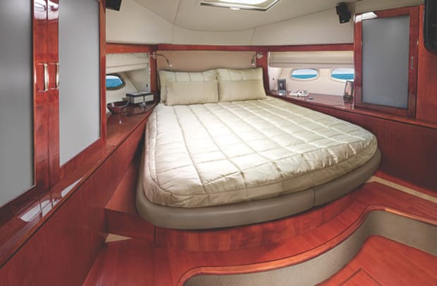 希瑞（SeaRay）540Sundancer豪华运动游艇卧室