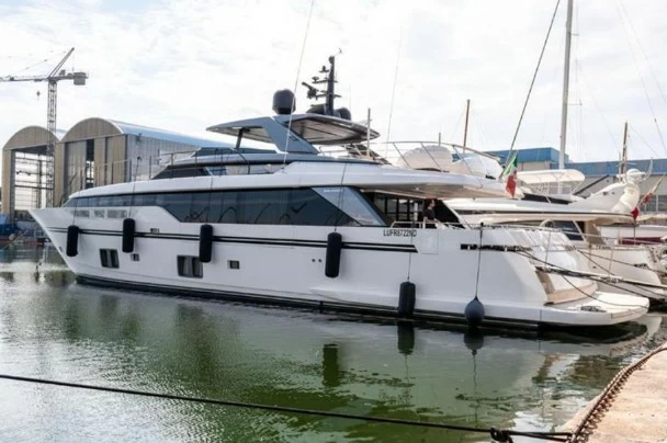 32米圣劳伦佐(Sanlorenzo)SL106A豪华游艇二手价格960万欧元