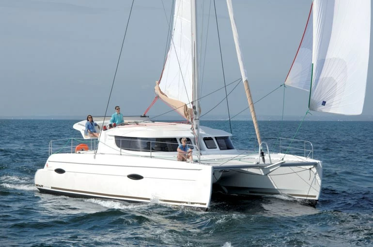 12米枫丹白露(Fountaine Pajot)Lipari41双体帆船价格500万