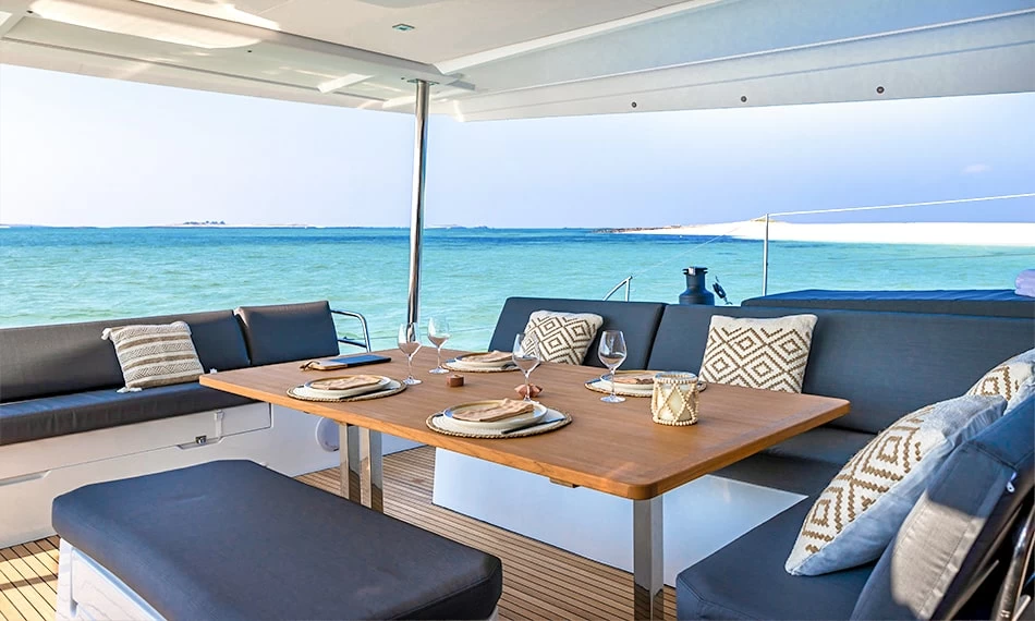 枫丹白露(Fountaine Pajot)Aura51双体帆船