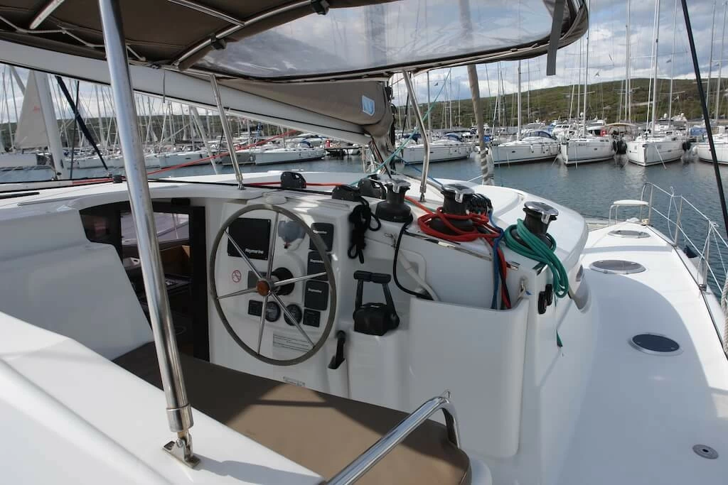 12米枫丹白露(Fountaine Pajot)Lipari41双体帆船价格