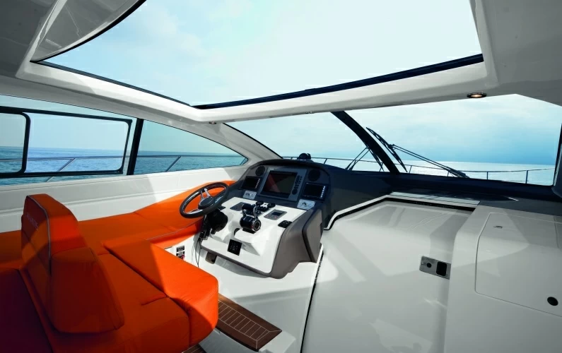 阿兹慕（Azimut）Atlantis58游艇中控