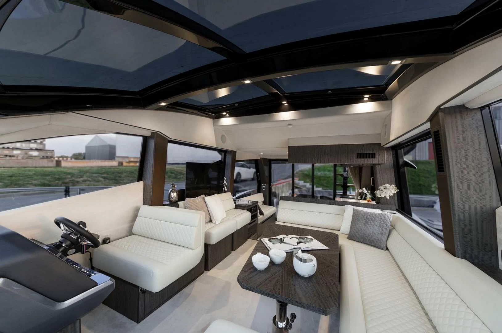 卡帝尔（Galeon）510Skydeck运动游艇沙龙