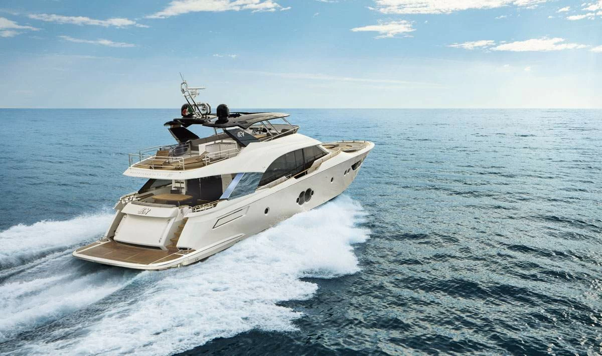 蒙地卡罗(MonteCarlo)MCY80飞桥游艇价格4000万元