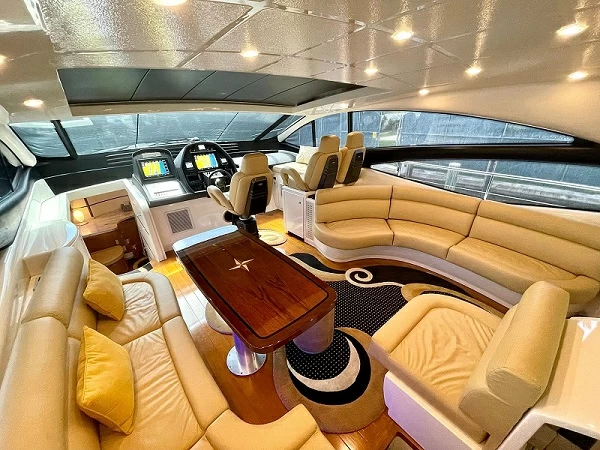 博星(Pershing)62豪华运动游艇沙龙