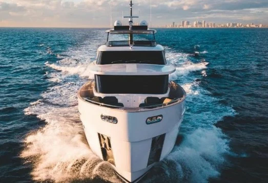 阿兹慕(Azimut)Magellano25二手游艇