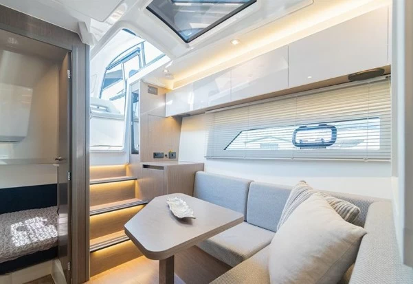 博纳多(Beneteau)GT36二手运动游艇