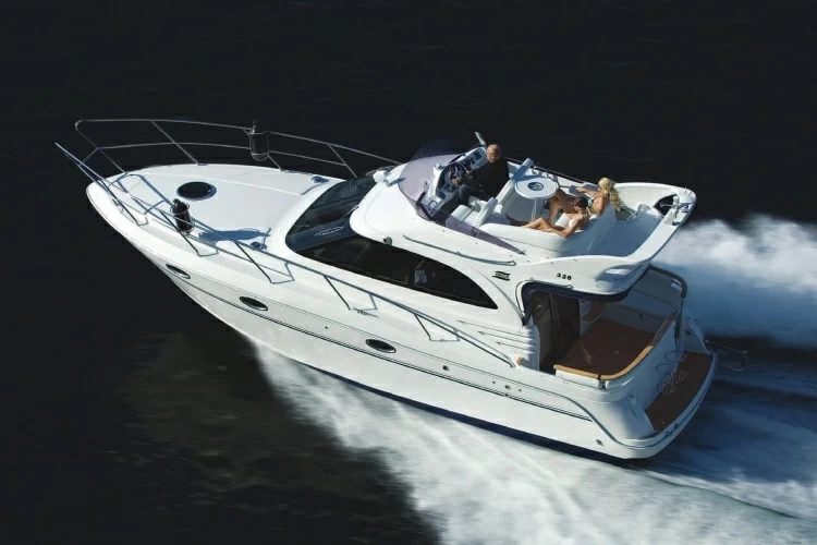 卡帝尔(Galeon)330小型飞桥游艇